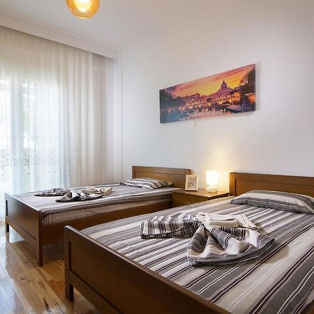 Michalis Apartments Polýgyros Esterno foto