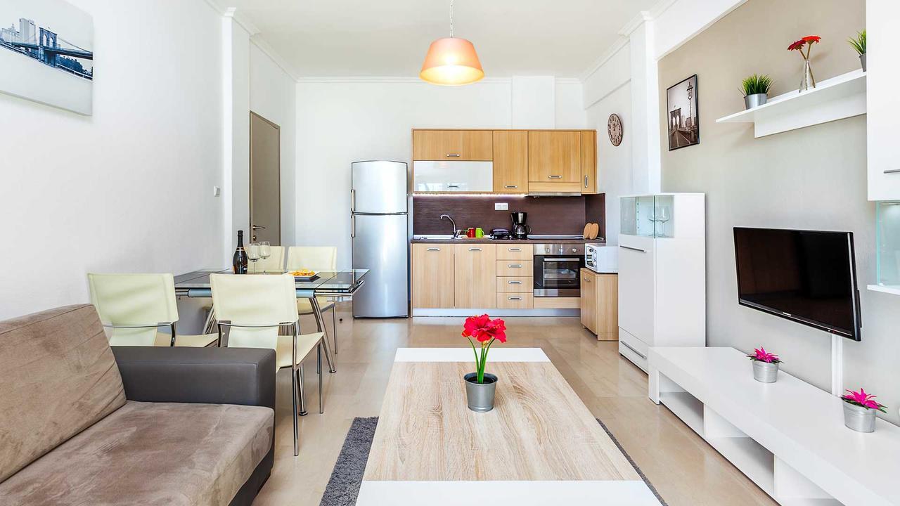 Michalis Apartments Polýgyros Esterno foto