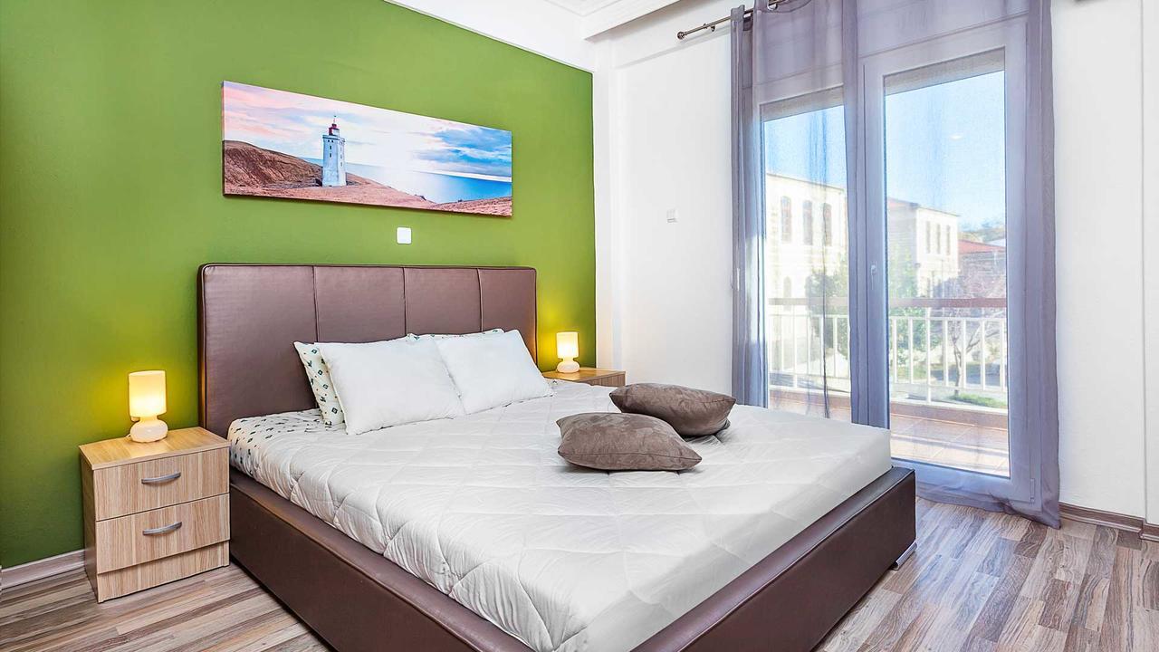 Michalis Apartments Polýgyros Esterno foto