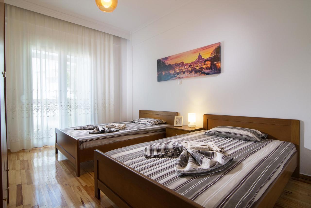 Michalis Apartments Polýgyros Esterno foto